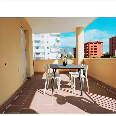 Cozy 2 Bedroom Apartment. Parking Included.