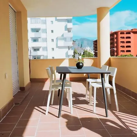 Cozy 2 Bedroom Apartment. Parking Included.